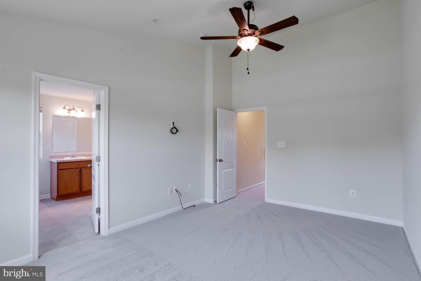 11664 Palm Desert Pl Property Photo 8