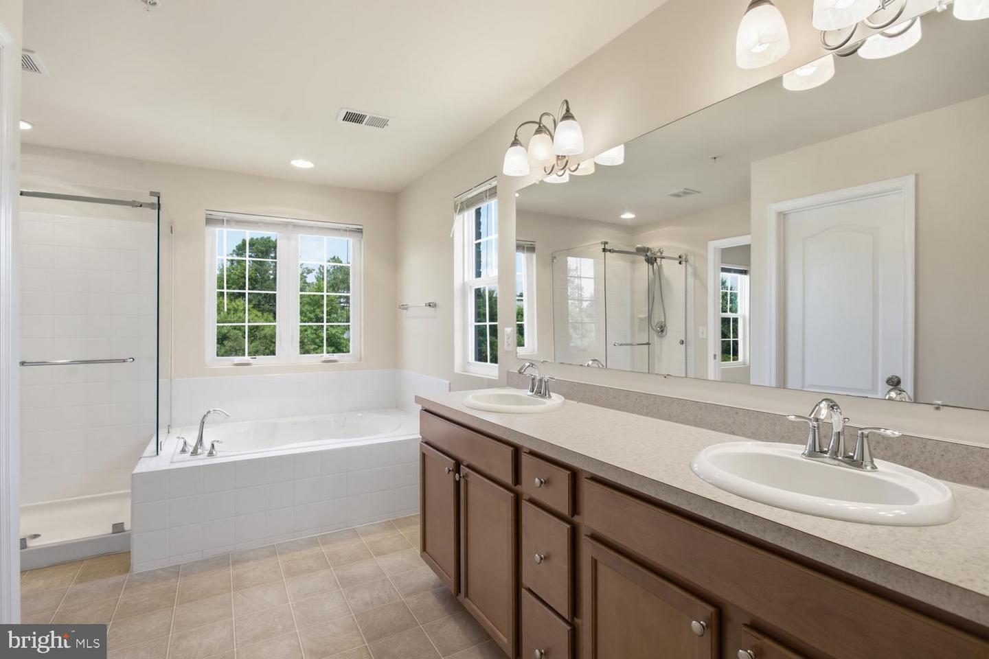 11664 Palm Desert Pl Property Photo 12
