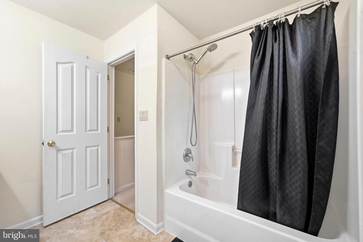 8005 Tiki Pl Property Photo 24