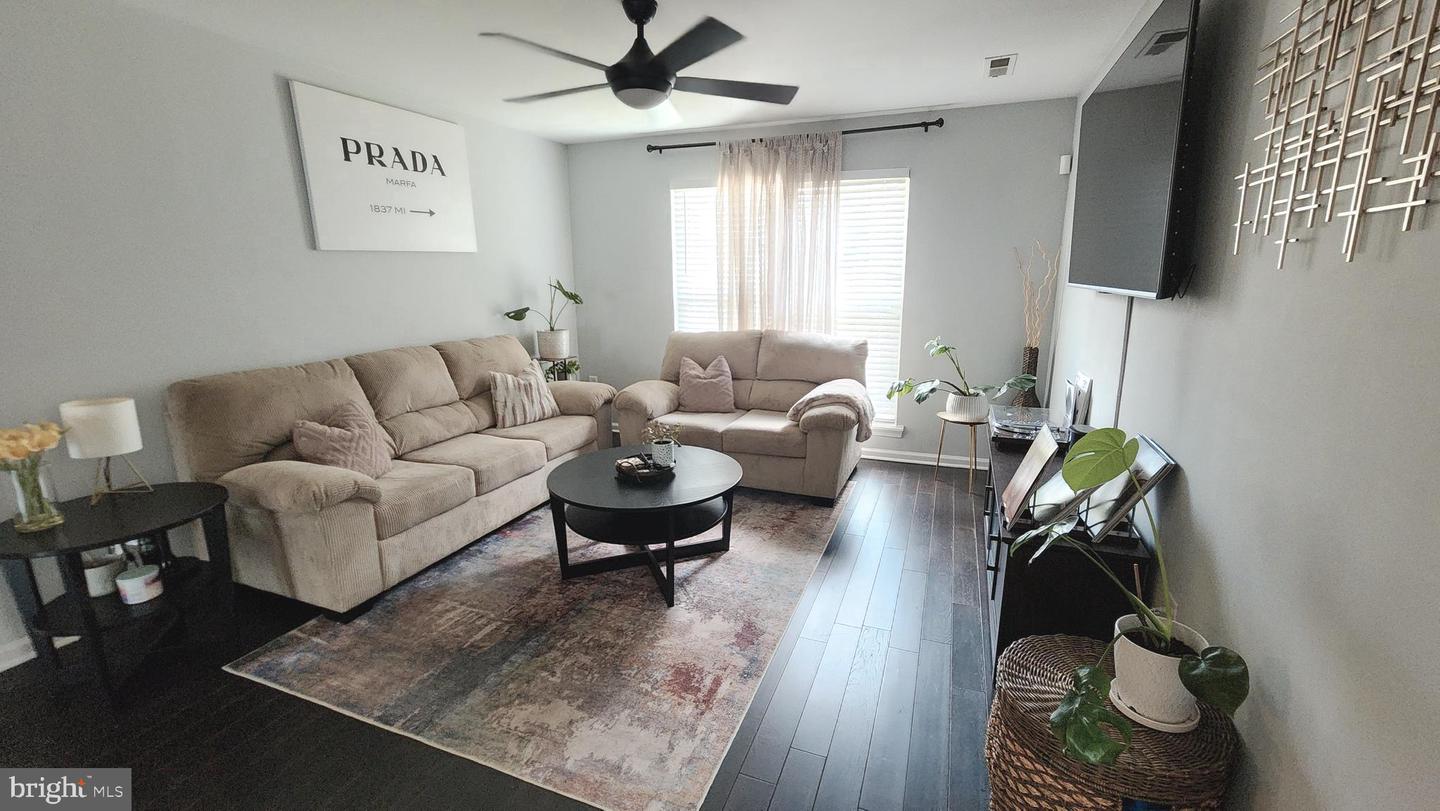 3447-a Iris Pl Property Photo 2
