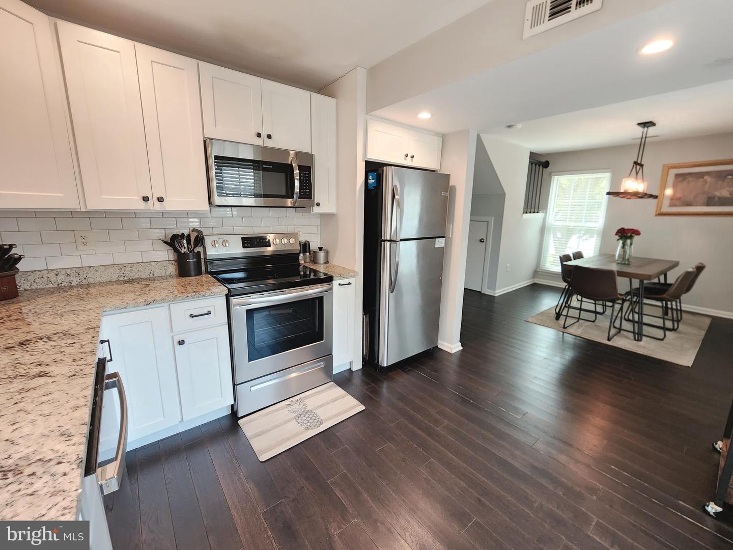 3447-a Iris Pl Property Photo 8