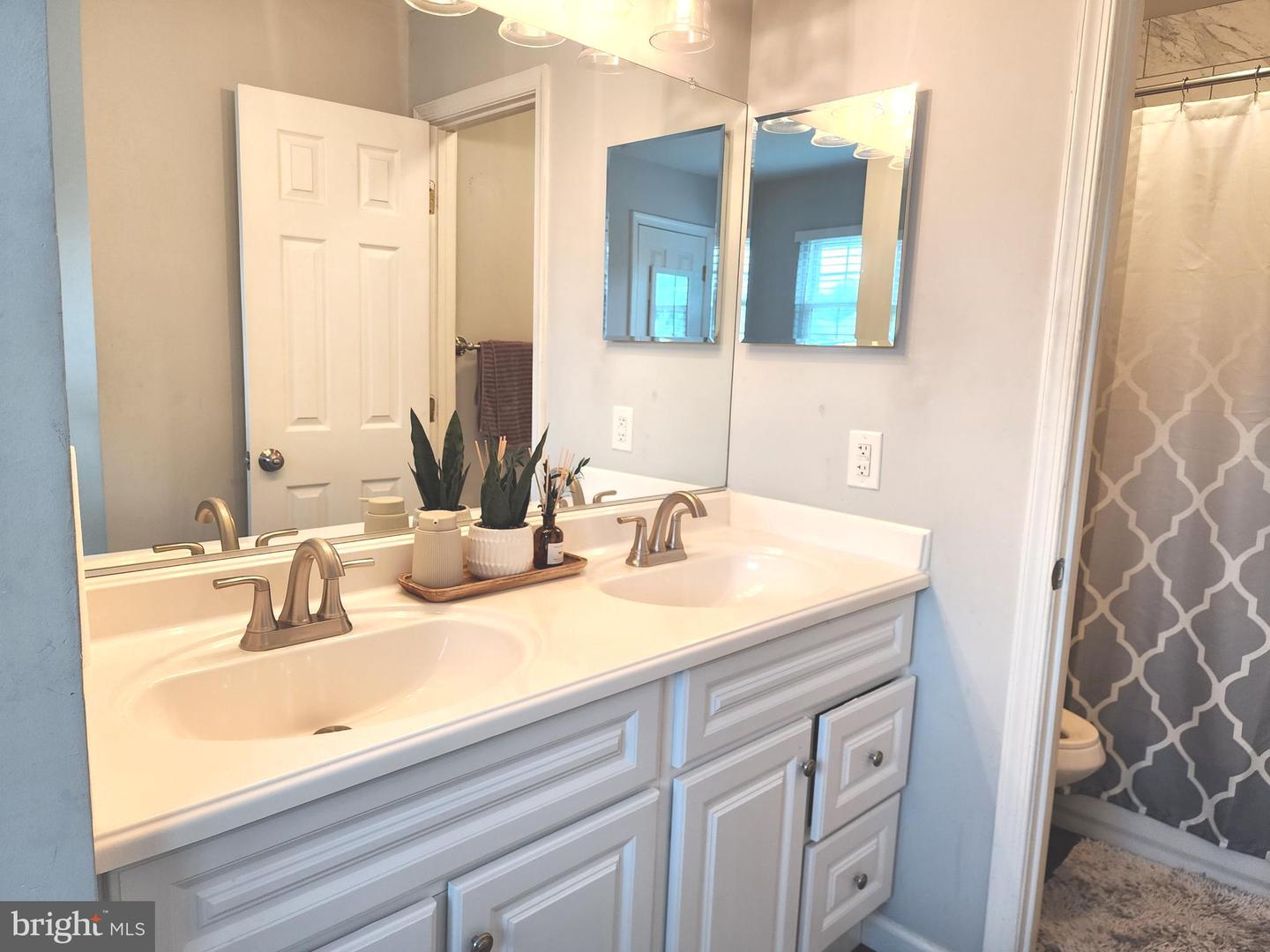 3447-a Iris Pl Property Photo 14