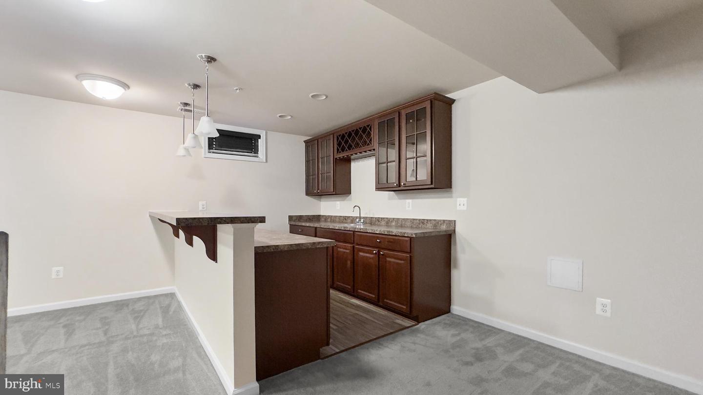 10185 Warfield St Property Photo 16