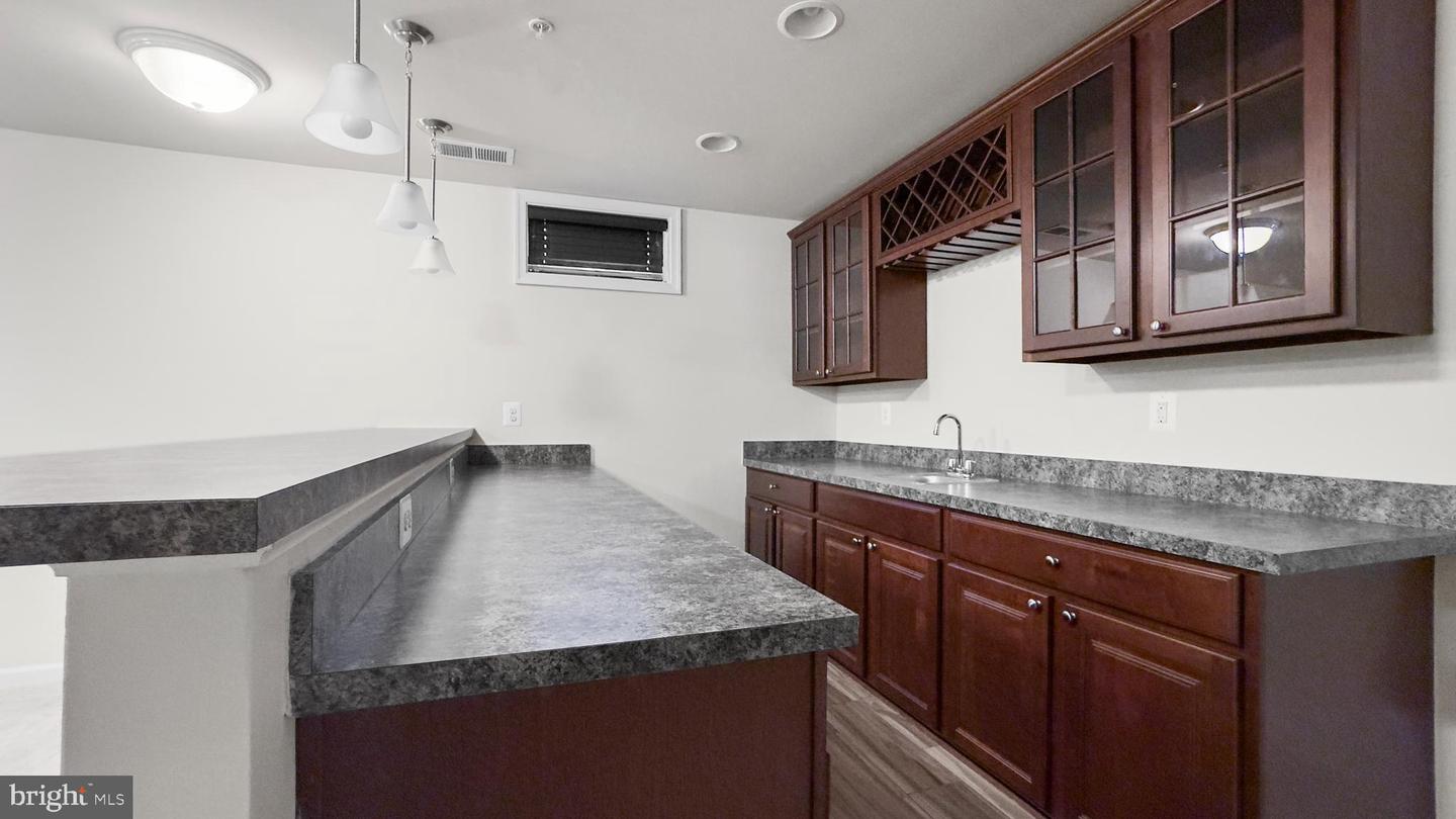 10185 Warfield St Property Photo 17