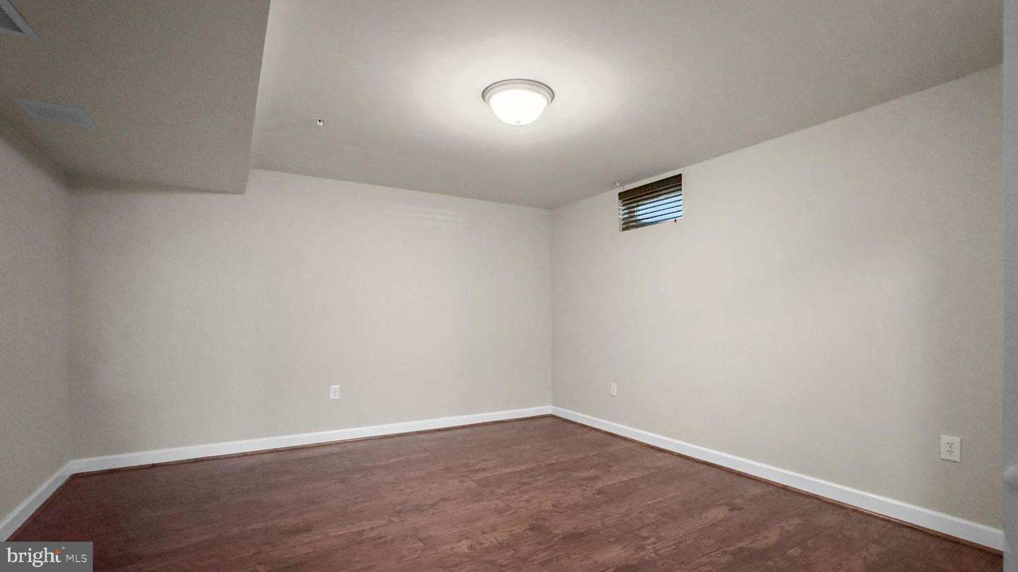 10185 Warfield St Property Photo 20