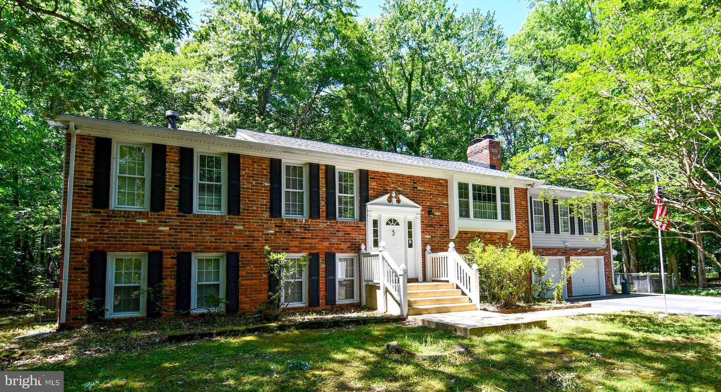 8870 Brook Dr Property Photo 1