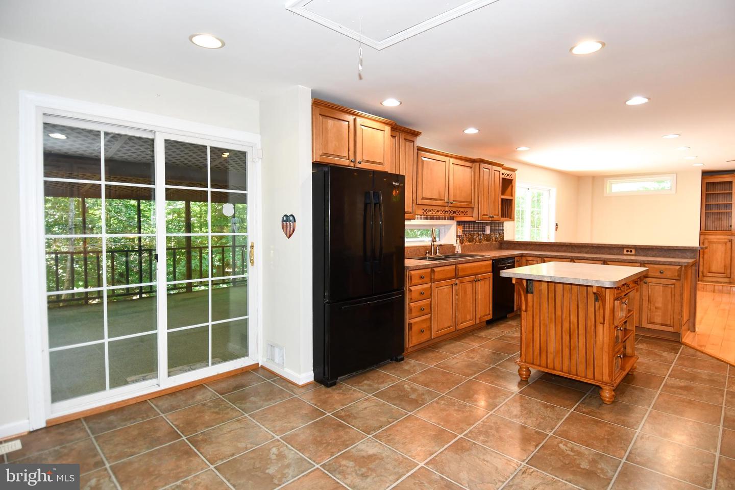 8870 Brook Dr Property Photo 8