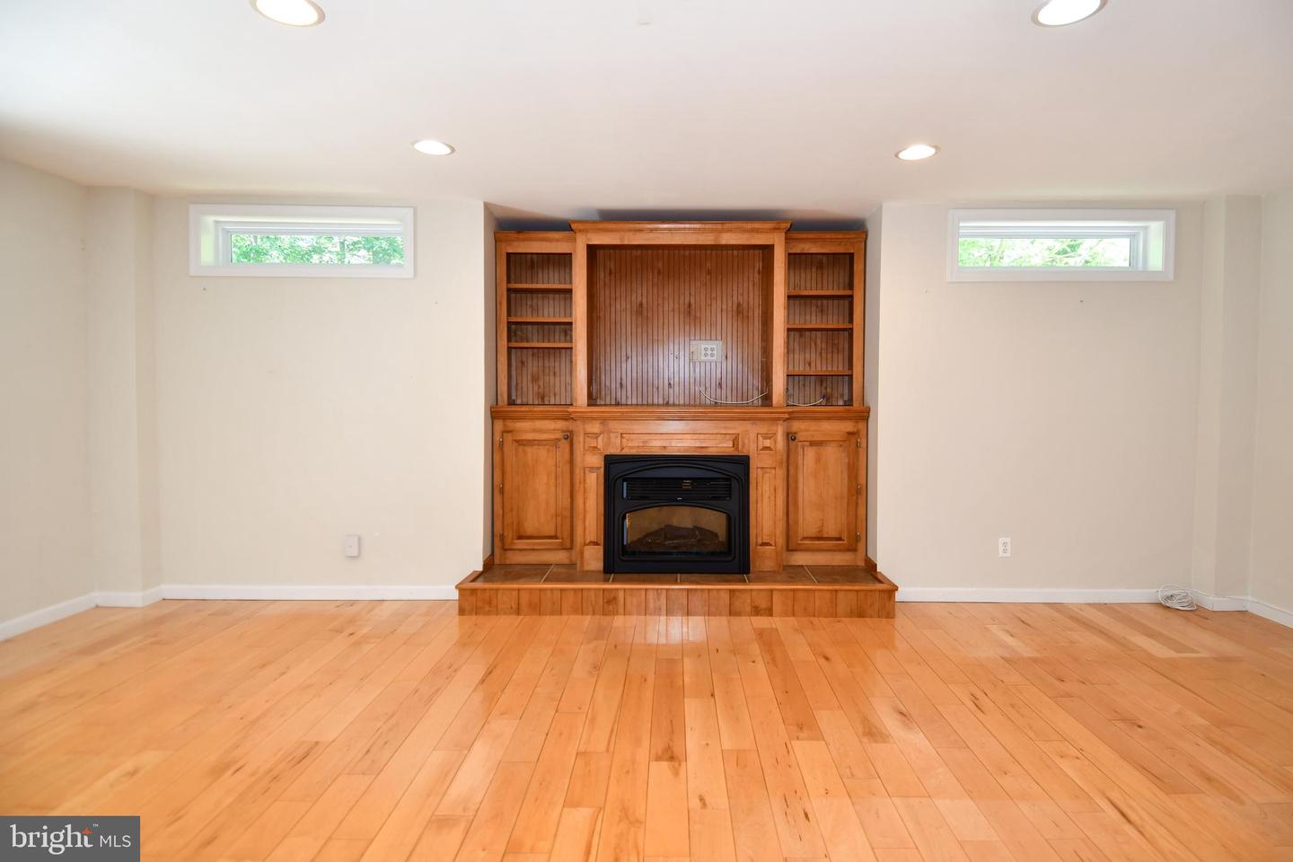 8870 Brook Dr Property Photo 11