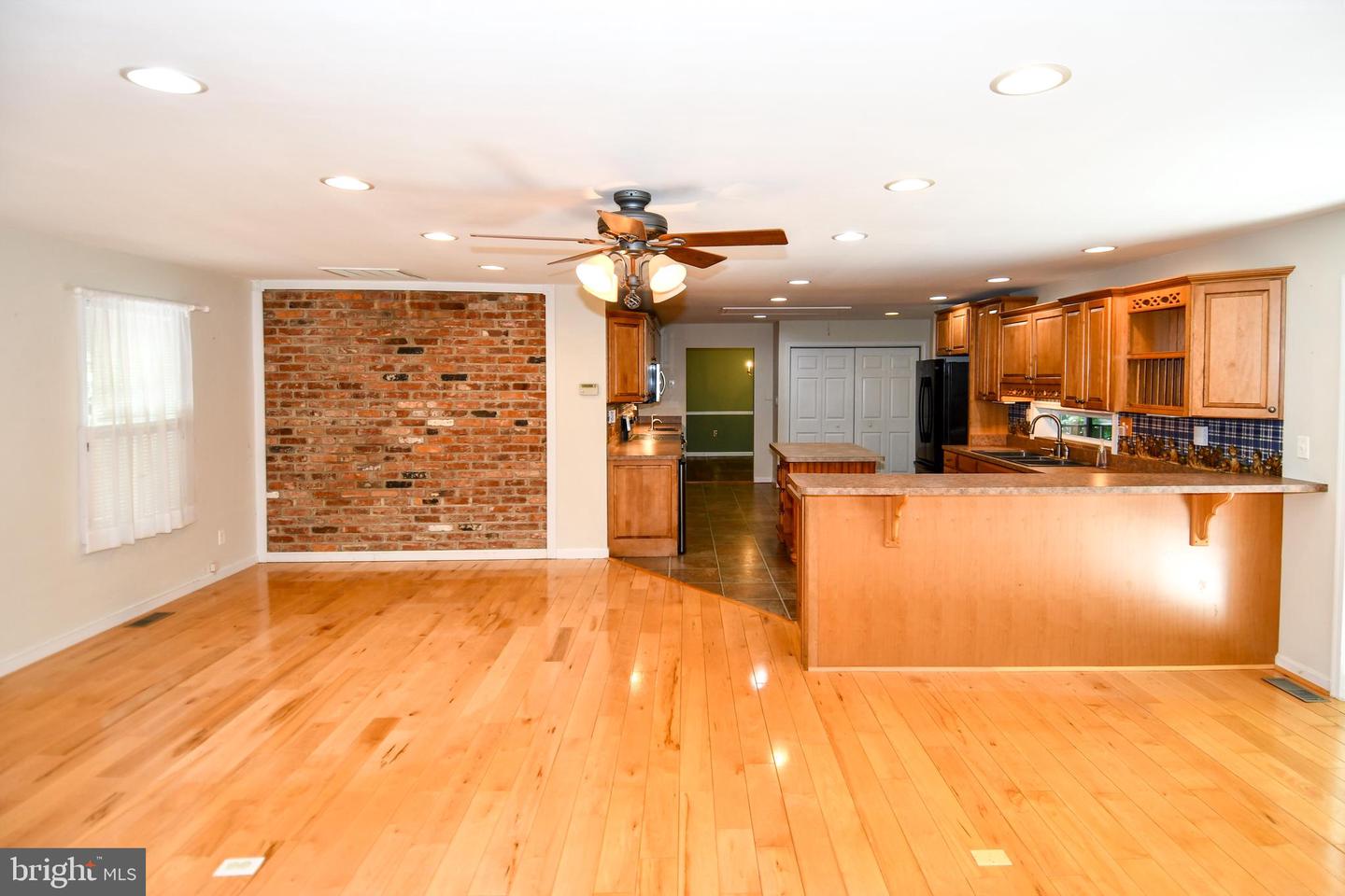 8870 Brook Dr Property Photo 12