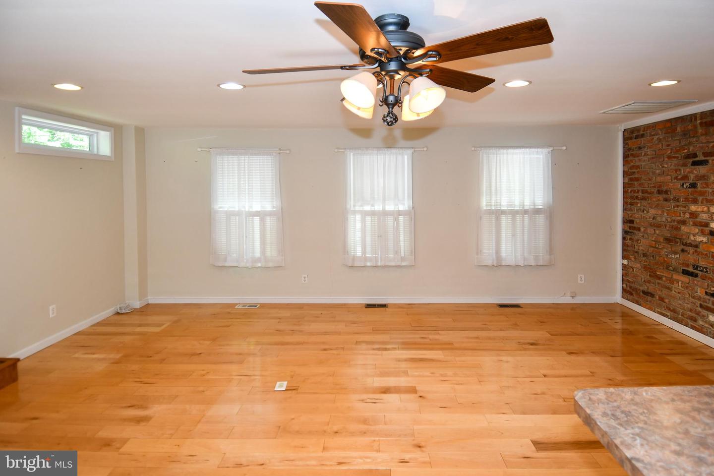 8870 Brook Dr Property Photo 21