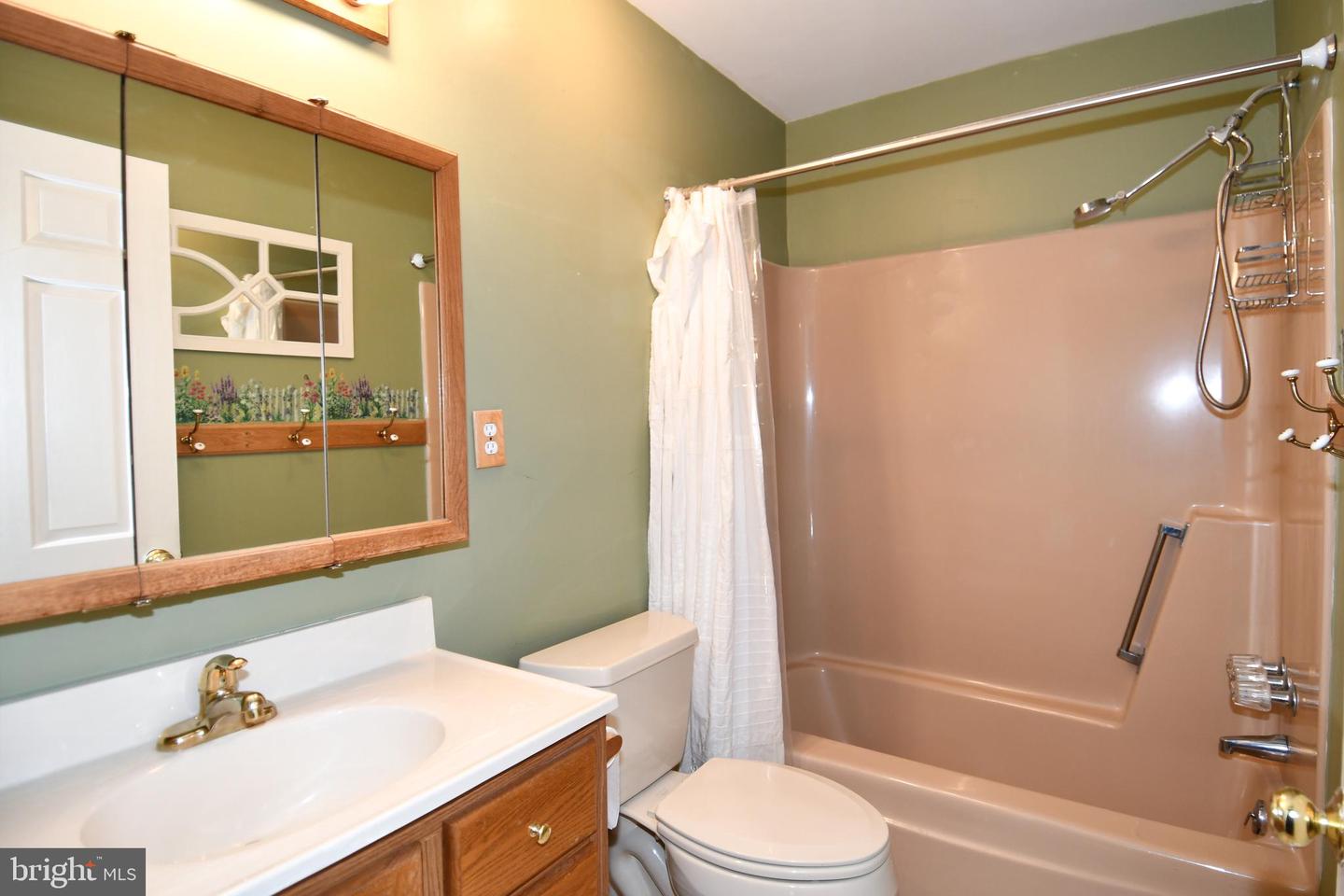 8870 Brook Dr Property Photo 24