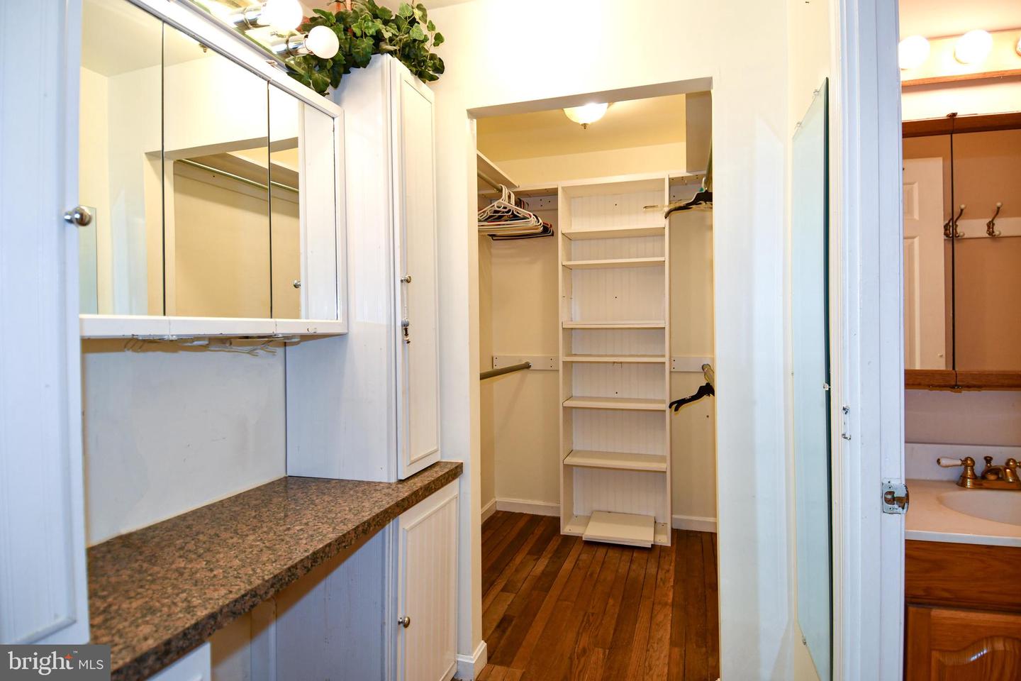 8870 Brook Dr Property Photo 28