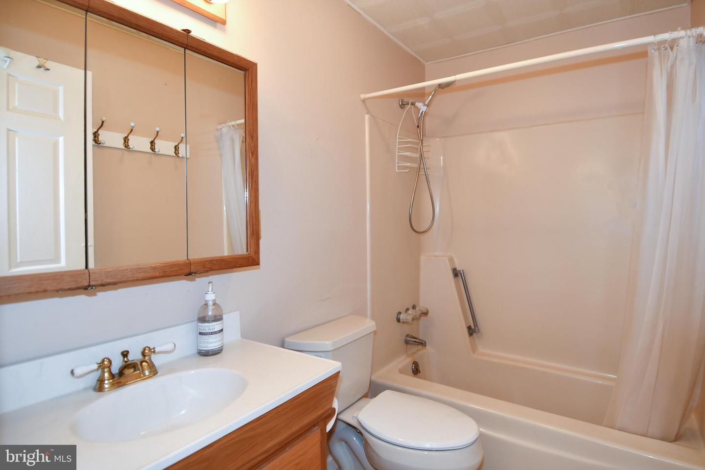 8870 Brook Dr Property Photo 29
