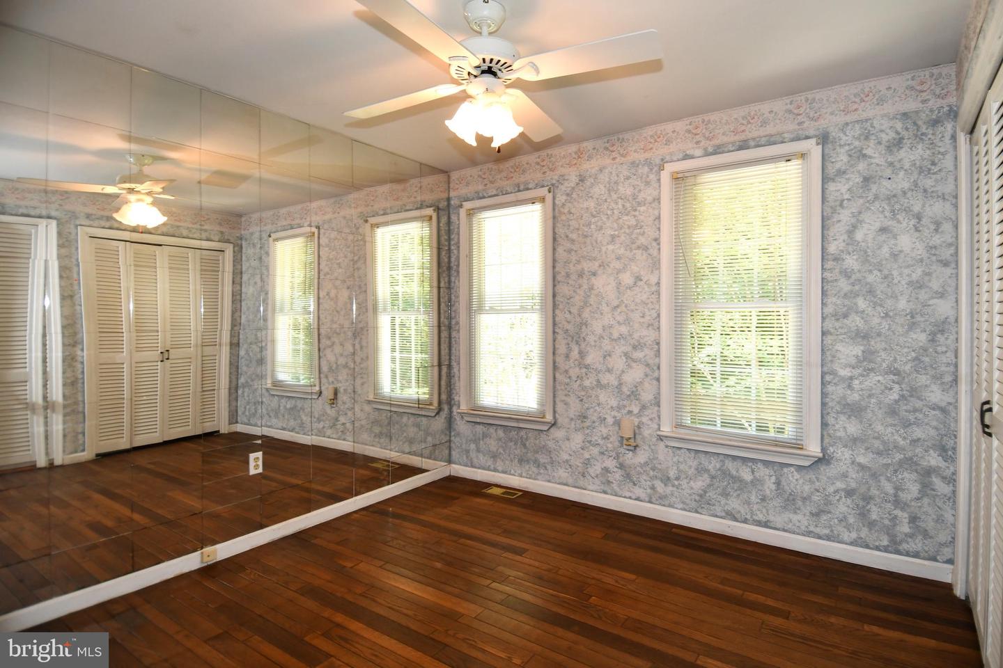 8870 Brook Dr Property Photo 32