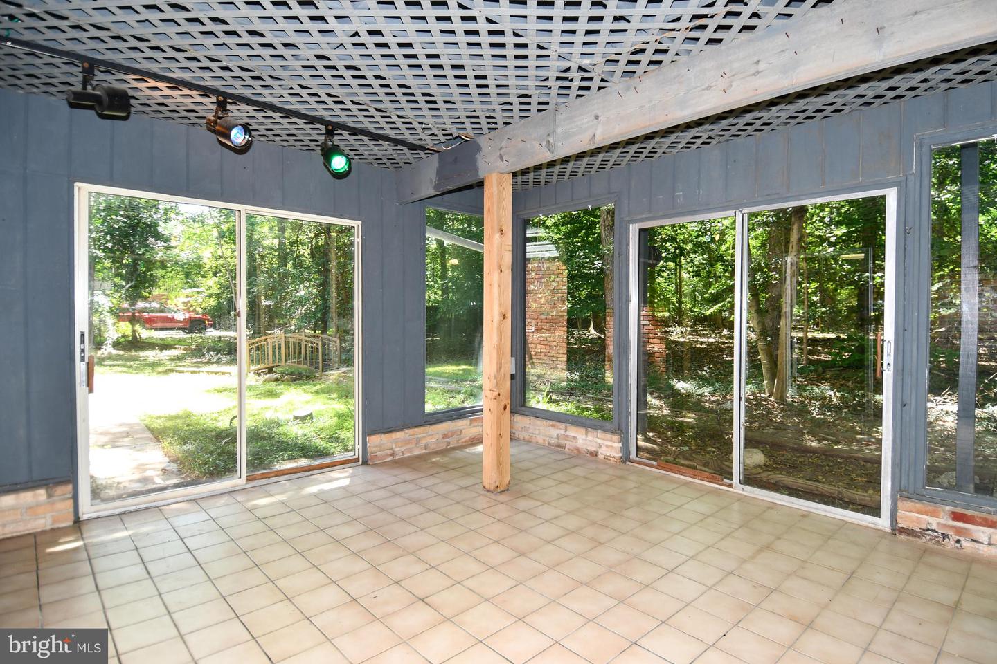 8870 Brook Dr Property Photo 37