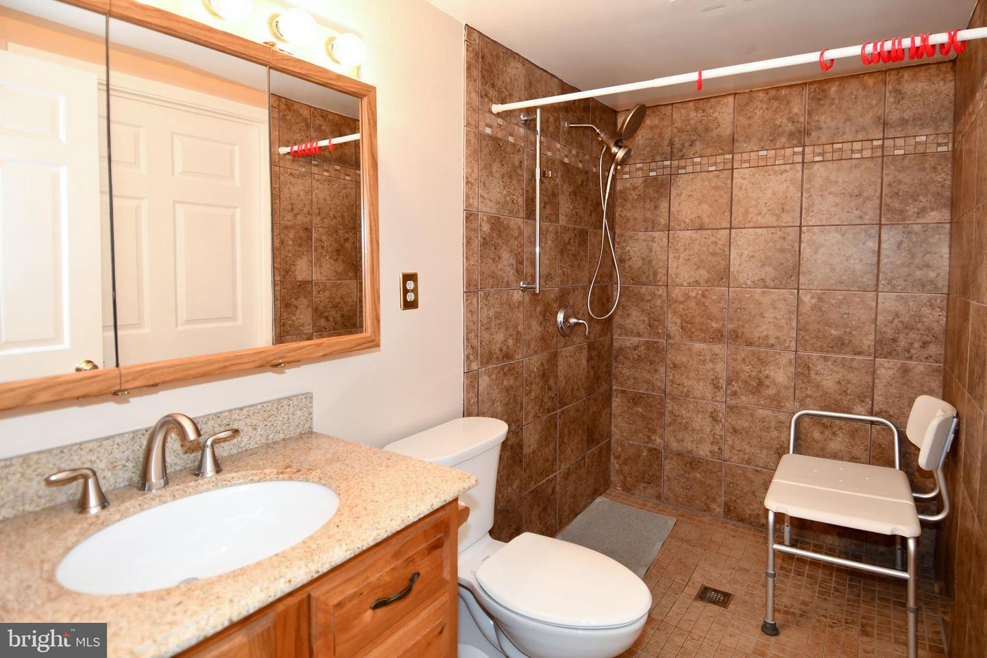 8870 Brook Dr Property Photo 38