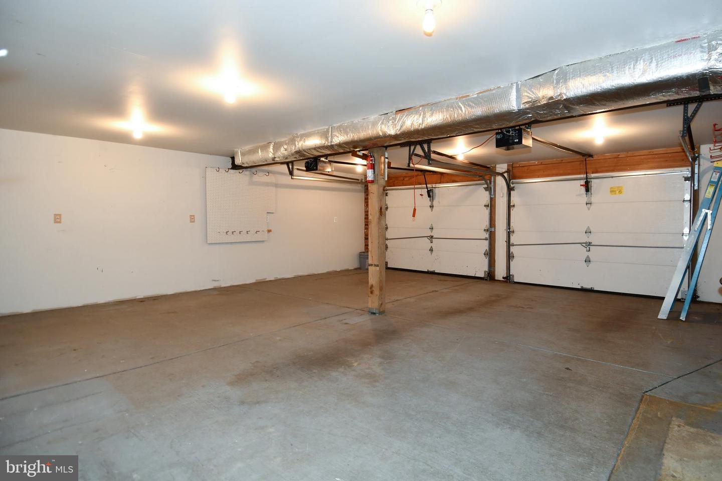 8870 Brook Dr Property Photo 47