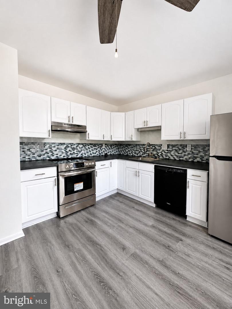 3879 Kearnys Inn Pl Property Photo 4