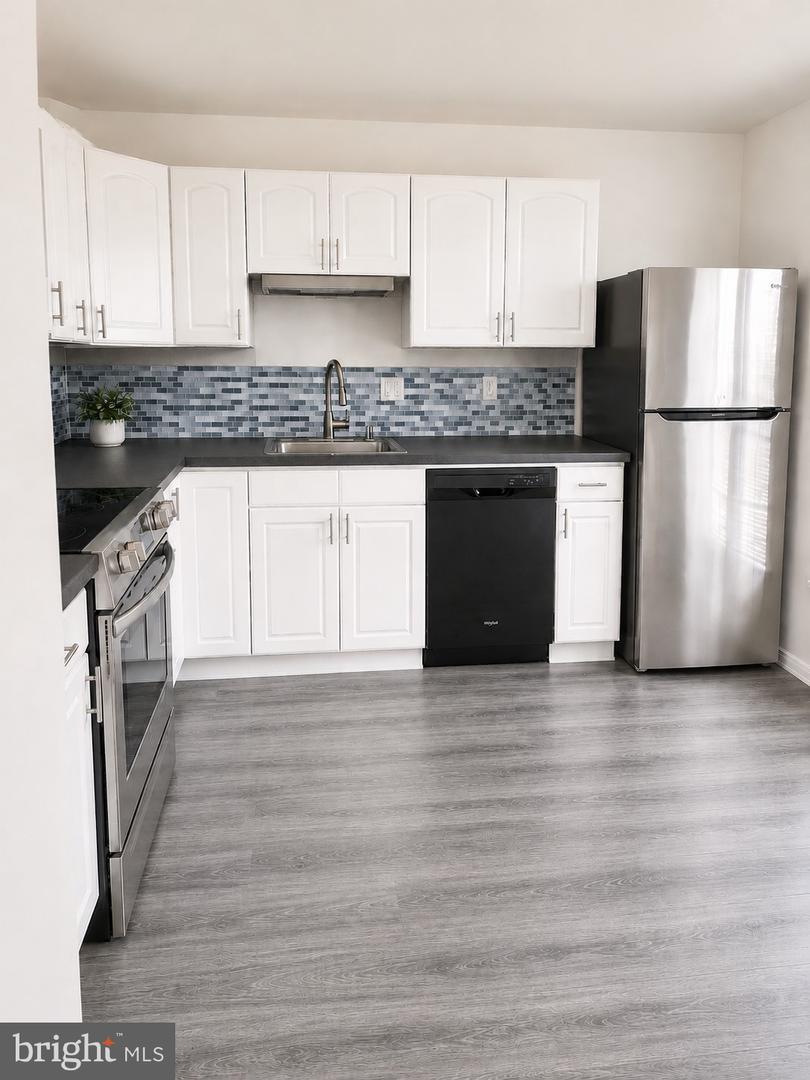 3879 Kearnys Inn Pl Property Photo 5