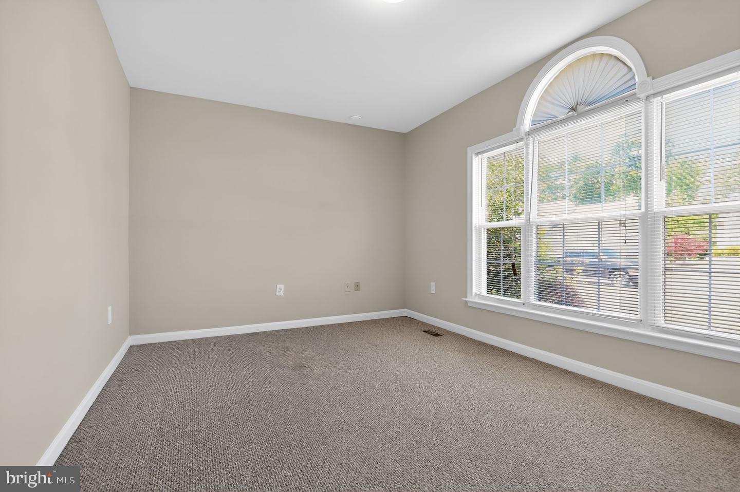 2604 Meadowsweet Dr Property Photo 6