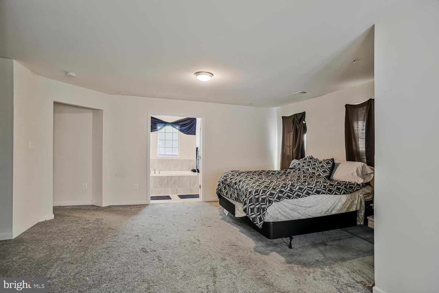 2950 Knight Ct Property Photo 28