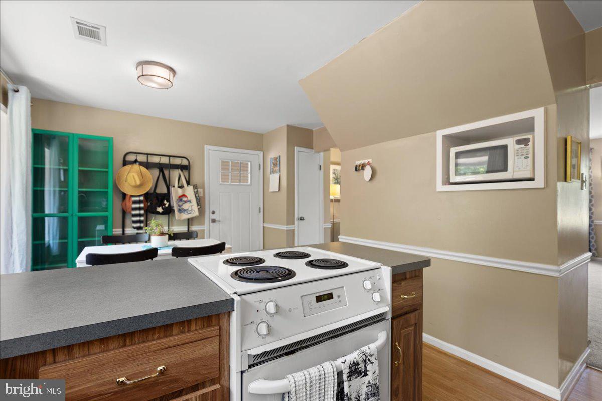 8929 Locust St Property Photo 12
