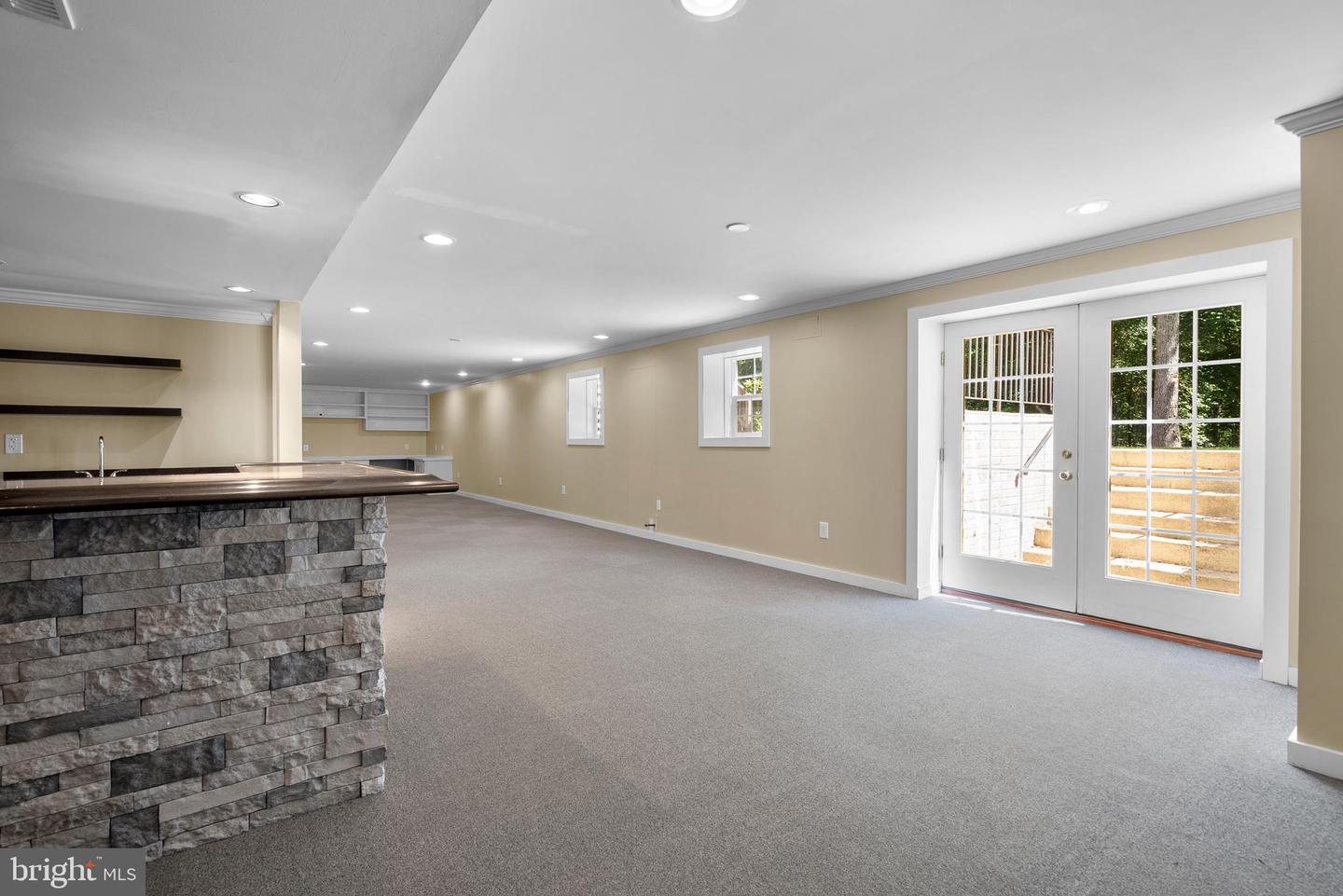 7425 Sandy Bottom Ct Property Photo 7