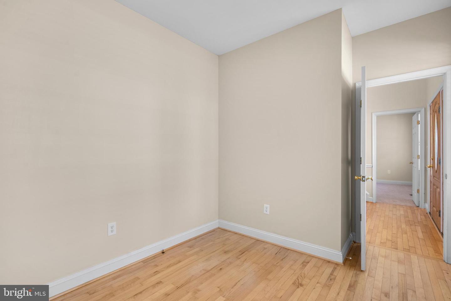 7425 Sandy Bottom Ct Property Photo 16