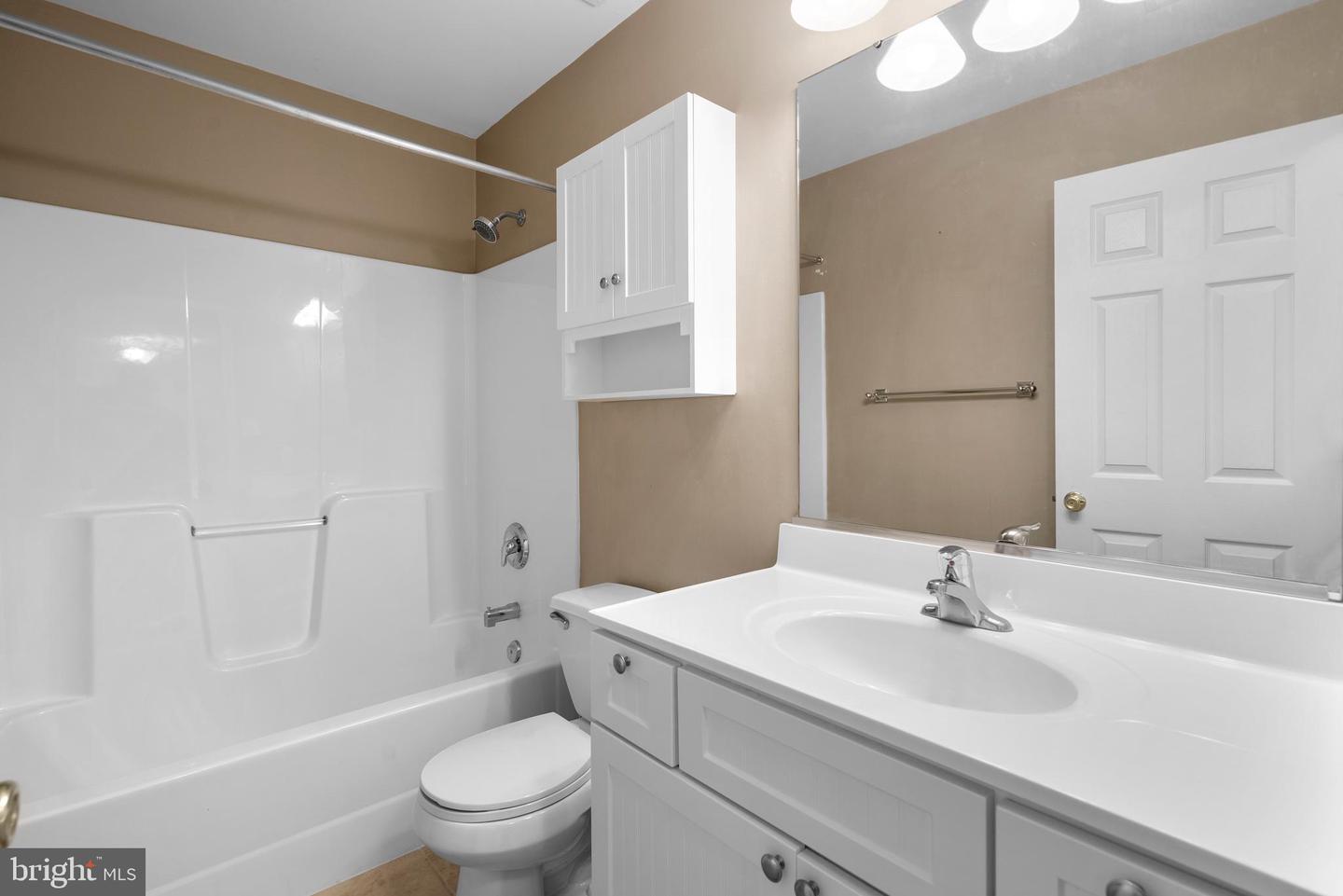 7425 Sandy Bottom Ct Property Photo 35