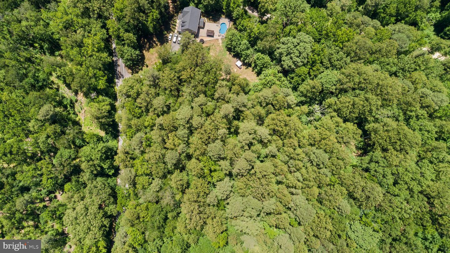 8625 Keech Rd Property Photo 3