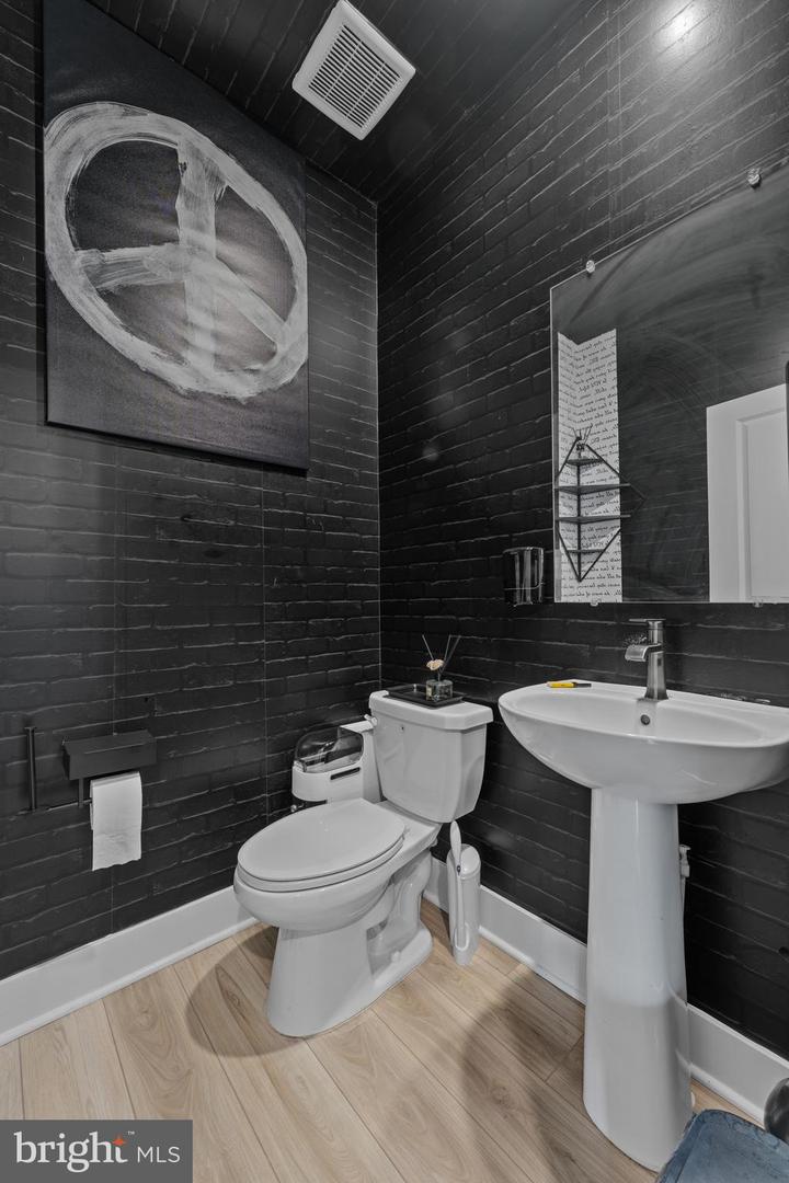 5192 Newport Cir Property Photo 7