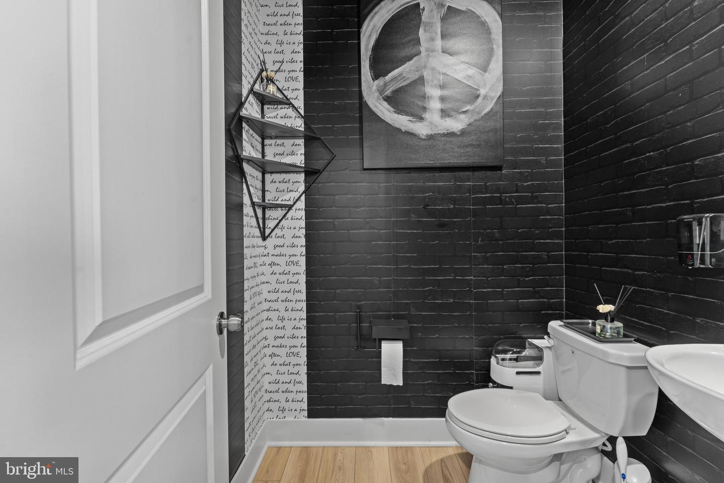 5192 Newport Cir Property Photo 8
