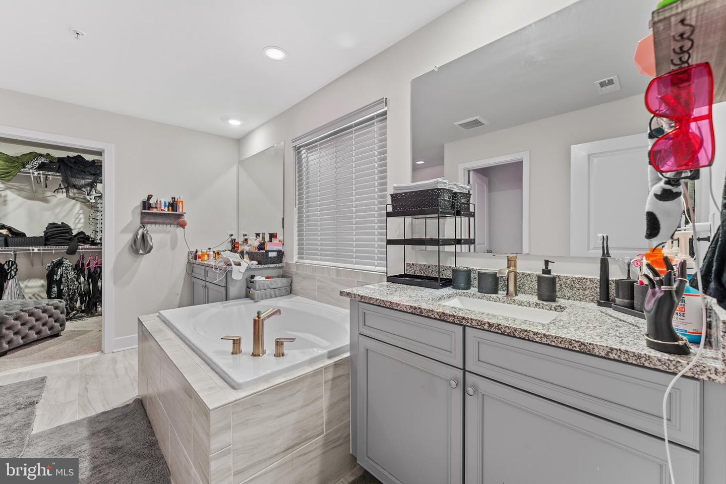5192 Newport Cir Property Photo 28