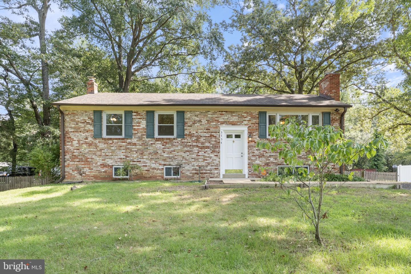 3754 GARDINER RD Property Photo 1