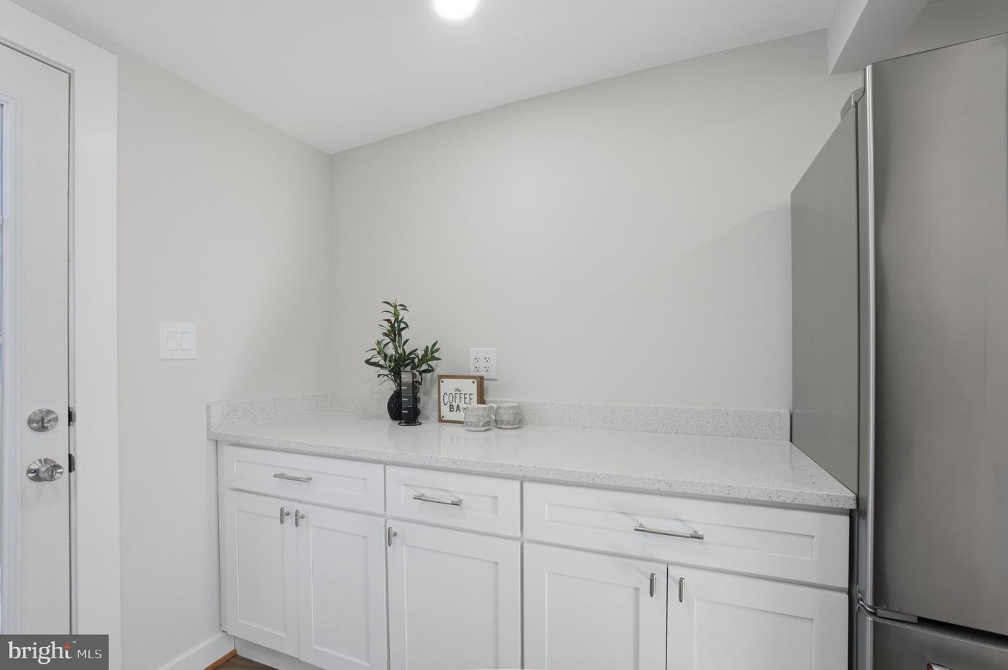 4425 Strauss Ave Property Photo 27