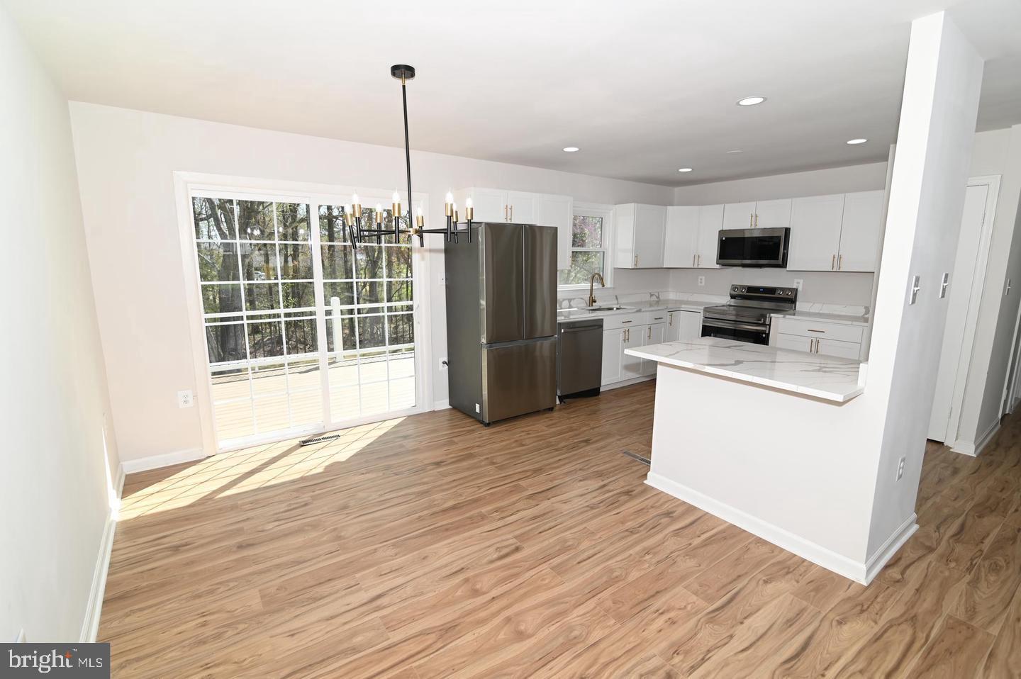 2124 Bell Tree Ln Property Photo 6