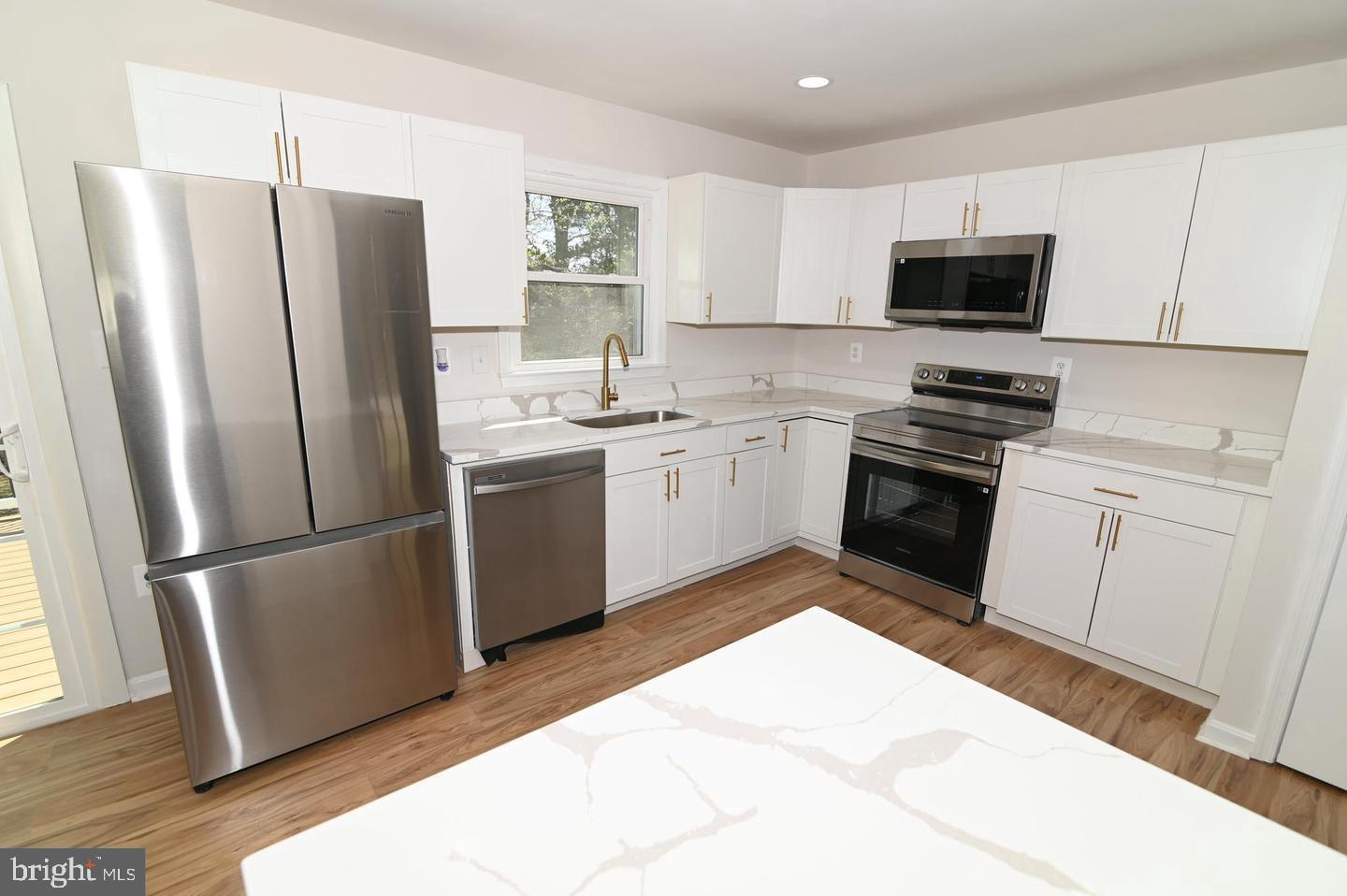 2124 Bell Tree Ln Property Photo 9