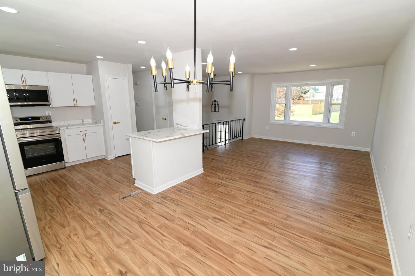 2124 Bell Tree Ln Property Photo 13