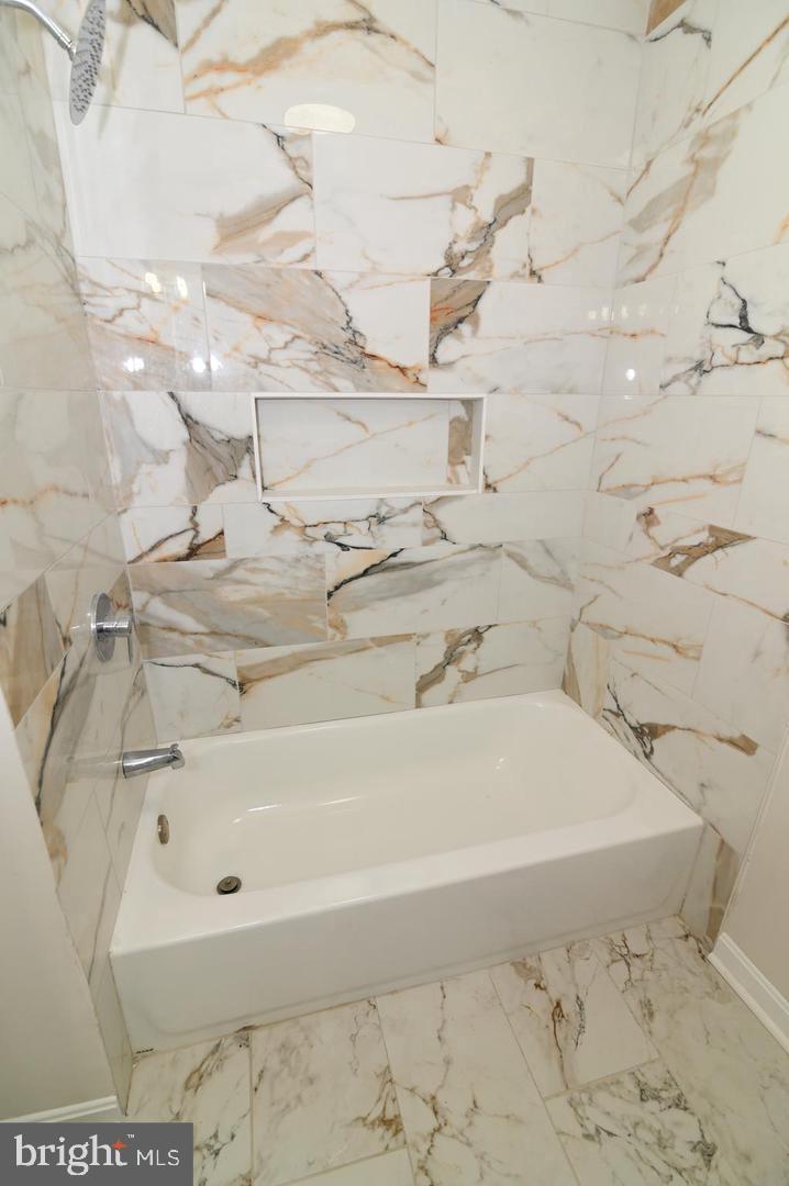 2124 Bell Tree Ln Property Photo 18