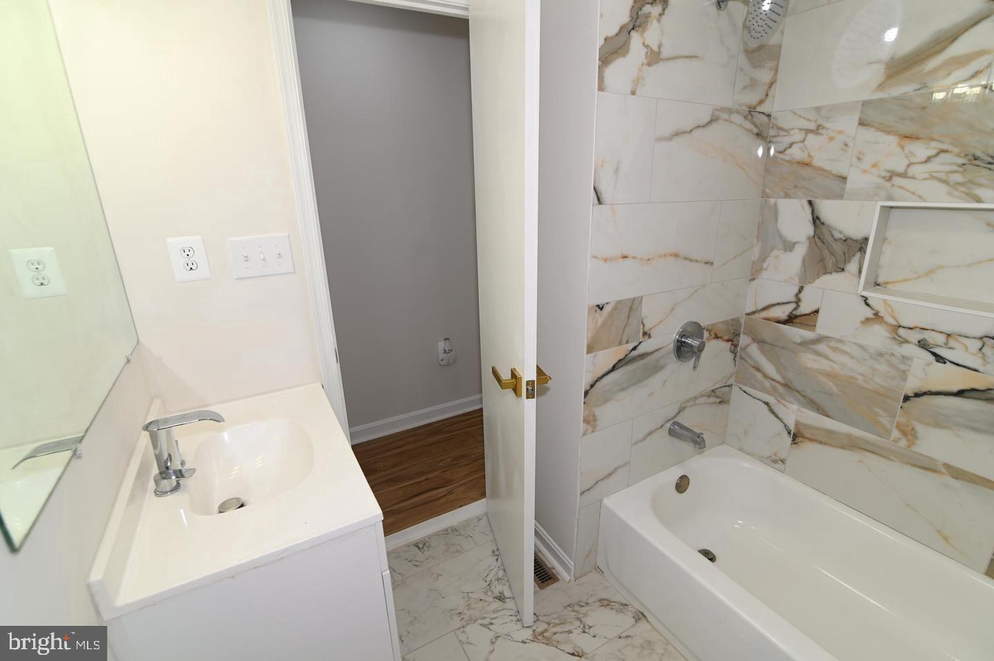 2124 Bell Tree Ln Property Photo 19