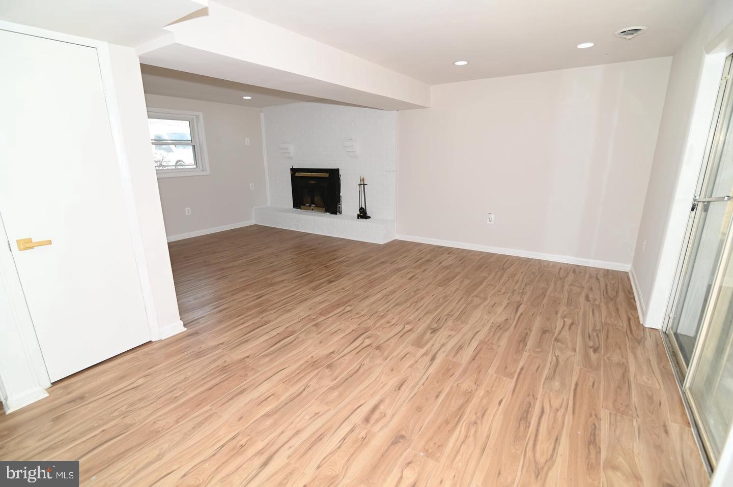 2124 Bell Tree Ln Property Photo 32