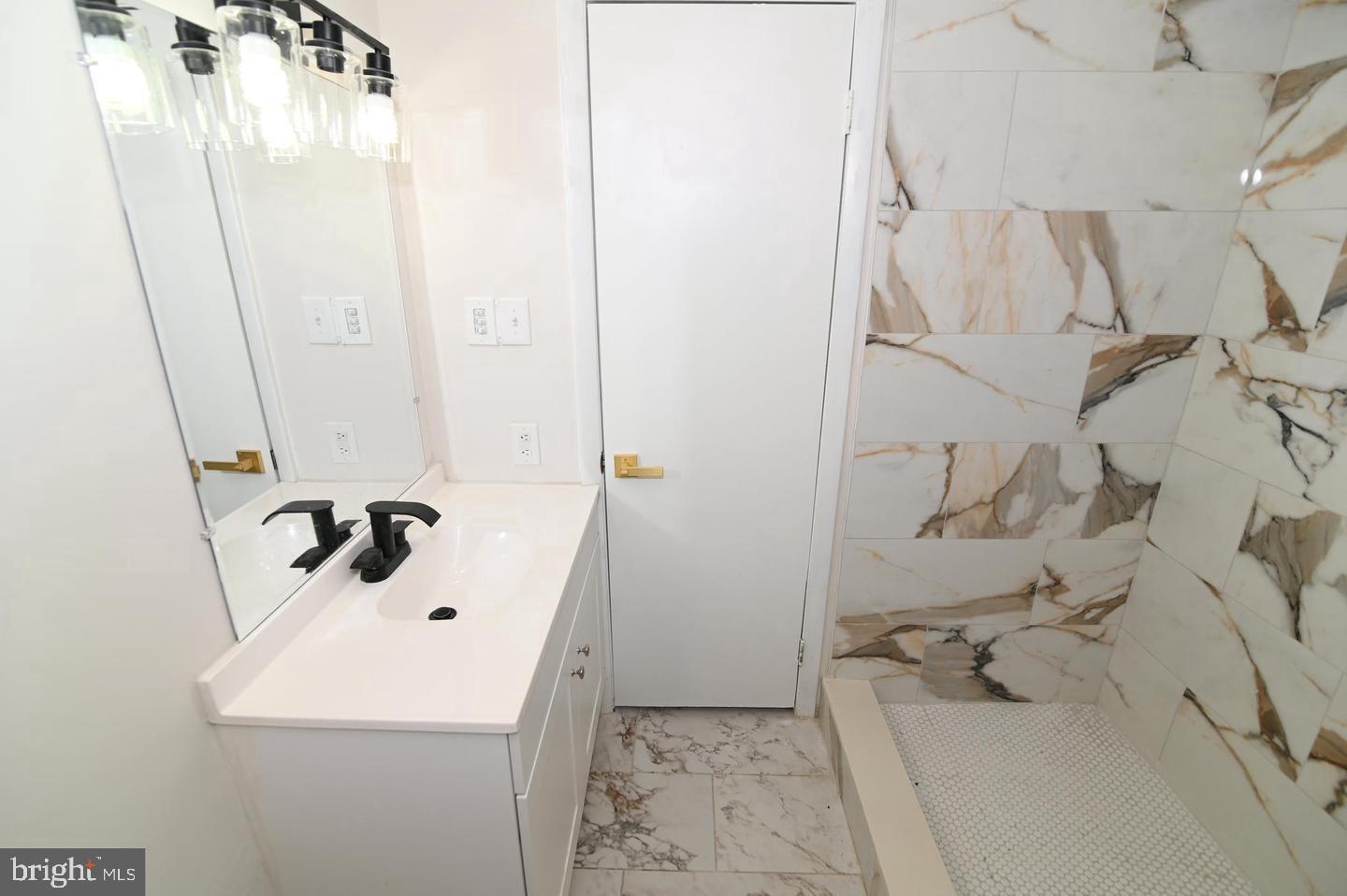 2124 Bell Tree Ln Property Photo 36