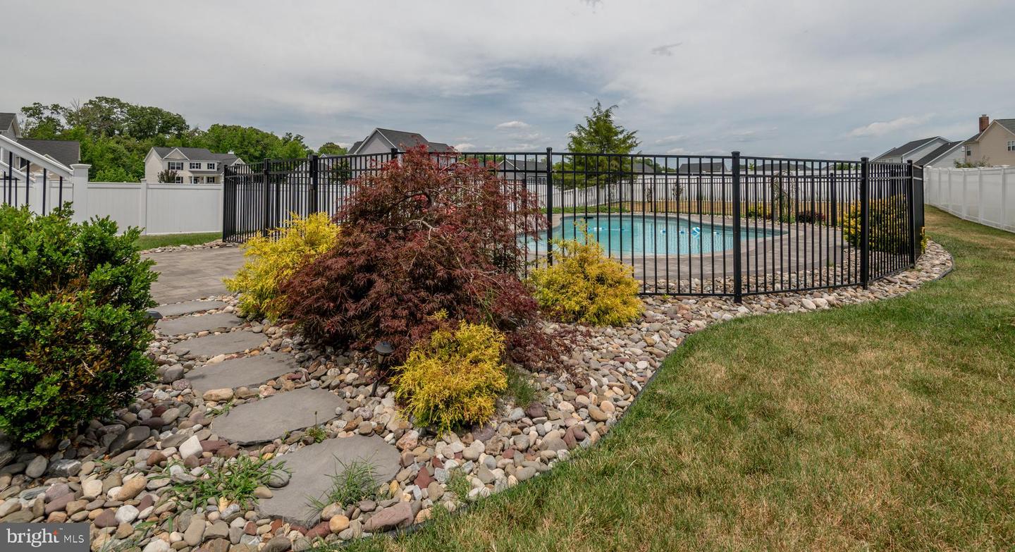 1006 Maiden Grass Dr Property Photo 33