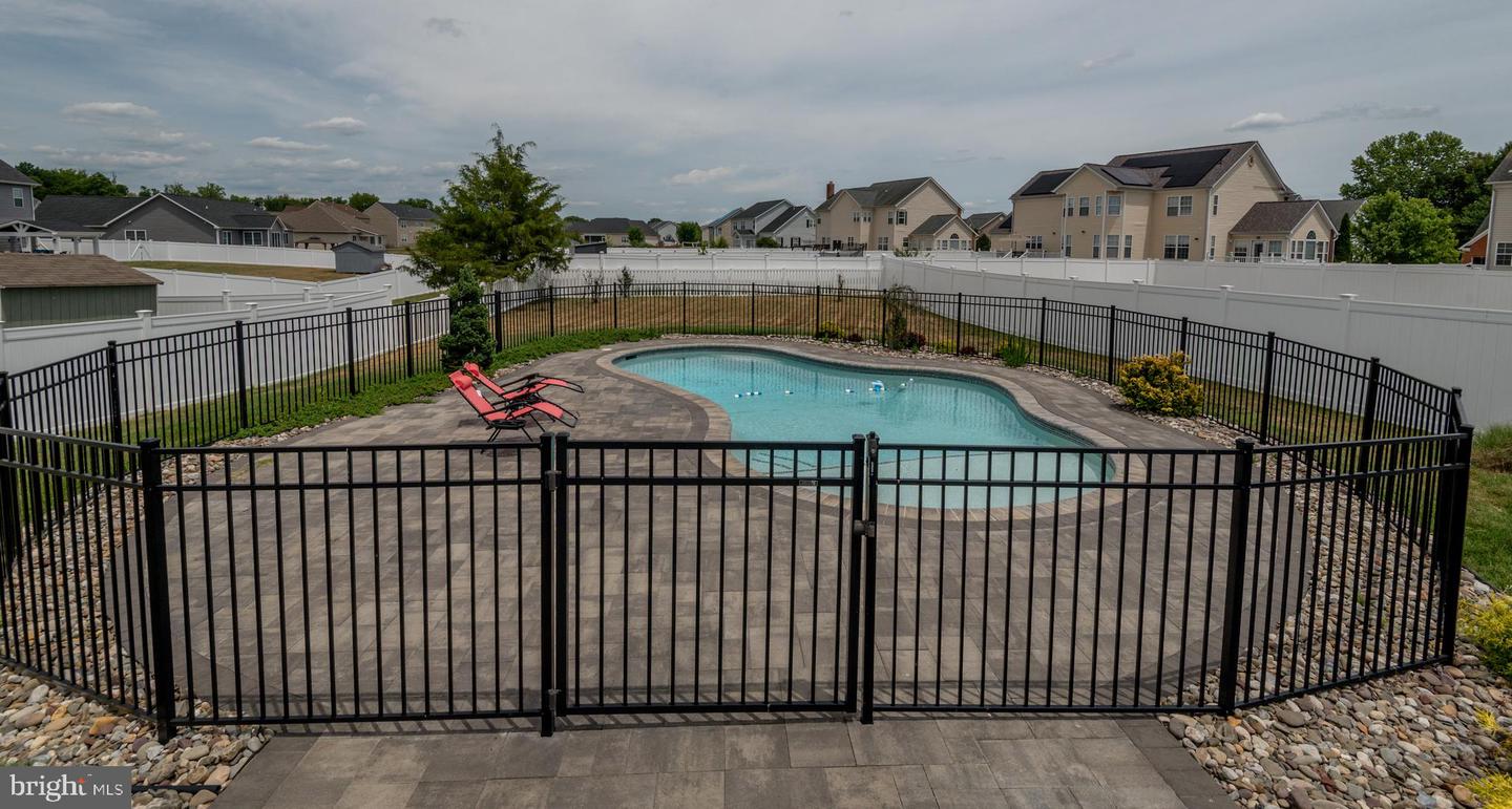 1006 Maiden Grass Dr Property Photo 34
