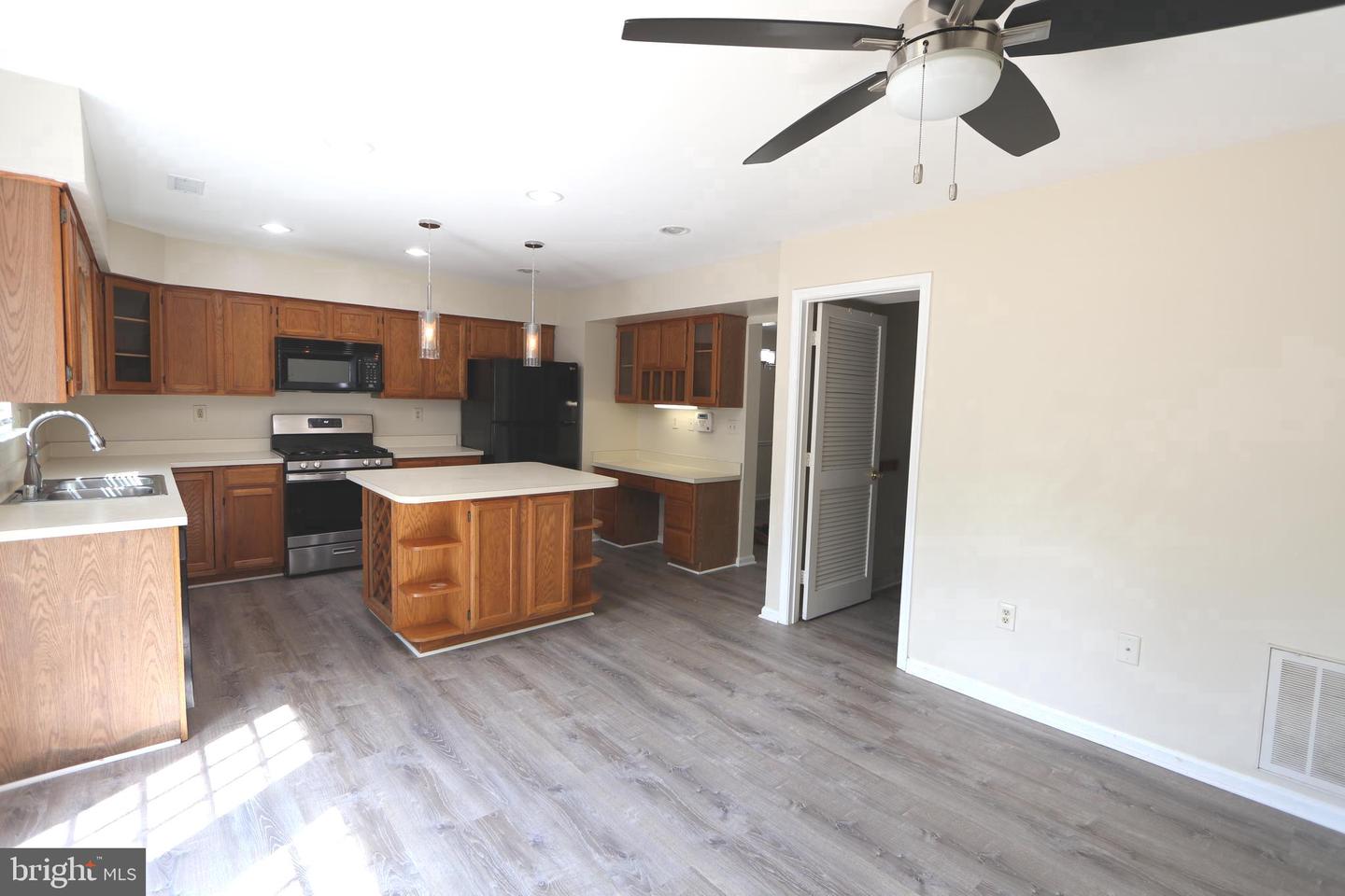 5506 Irish Lord Pl Property Photo 7