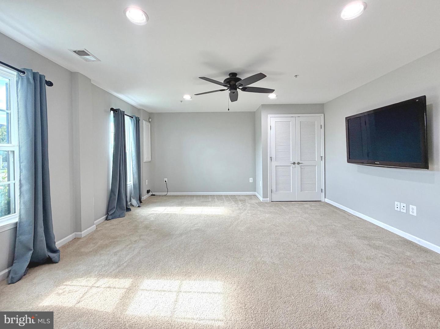 1057 Agricopia Dr Property Photo 4