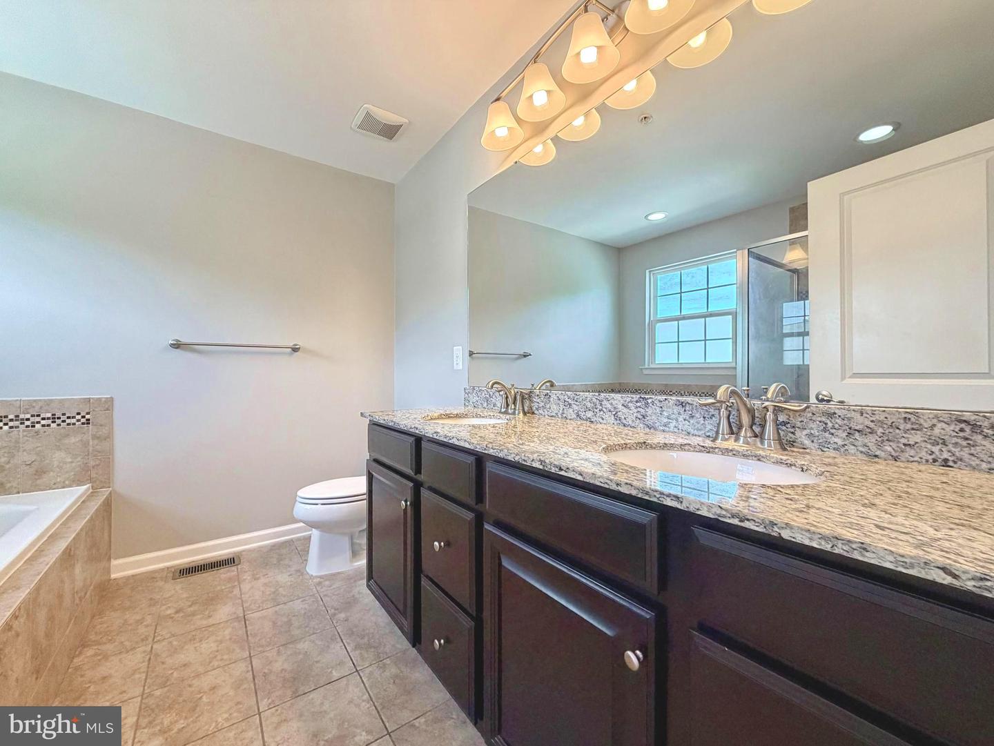 1057 Agricopia Dr Property Photo 35