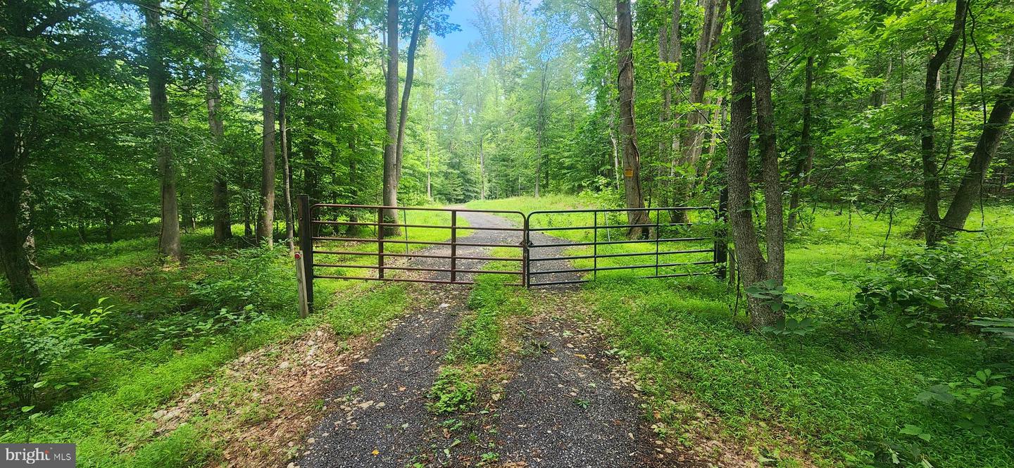 8710 Poorhouse Rd Property Photo 1