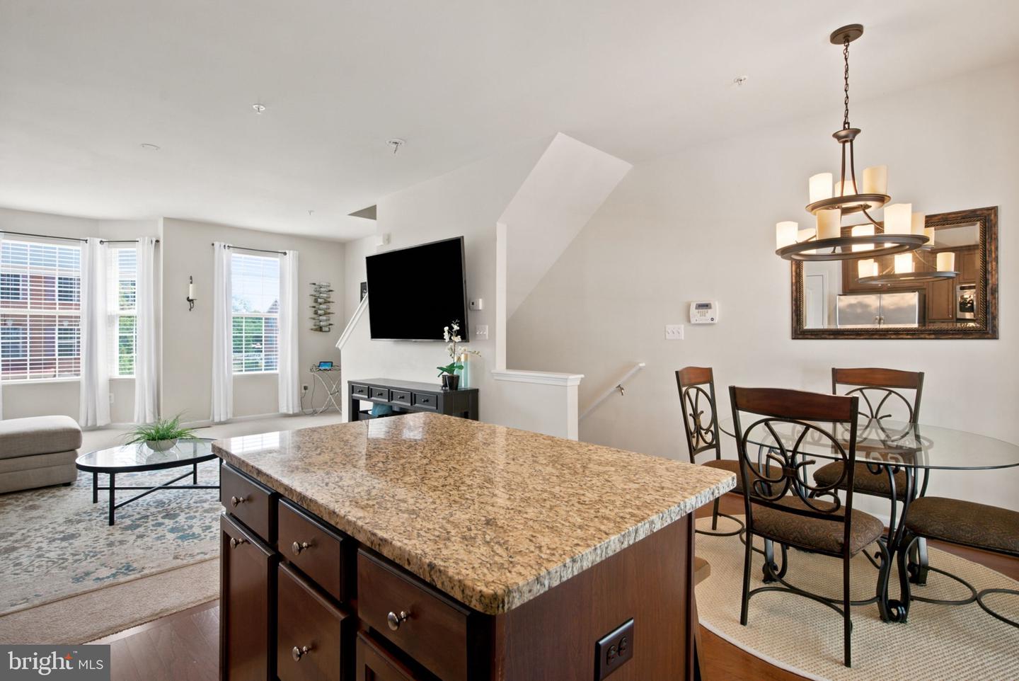 11747 Sunningdale Pl Property Photo 10