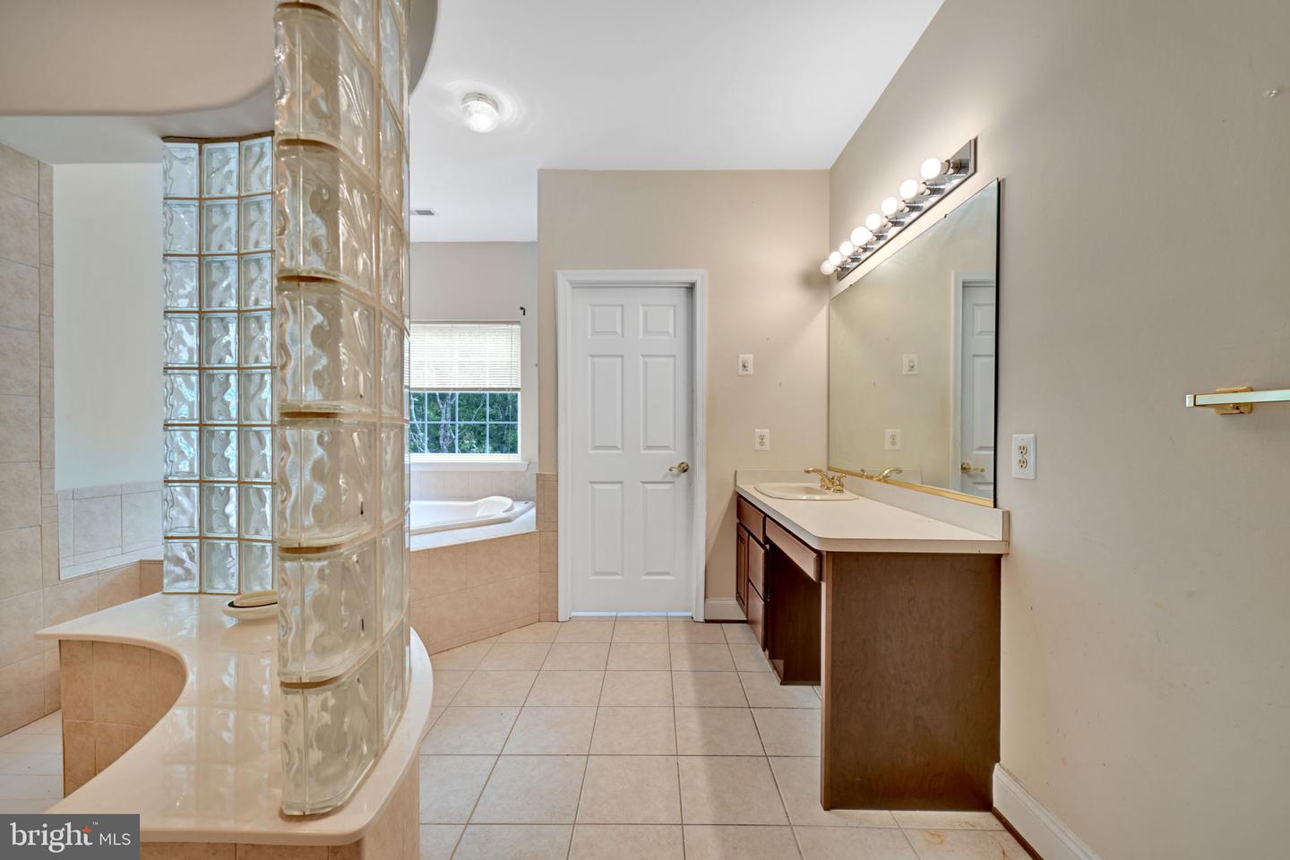 7980 Norwich Ct Property Photo 6